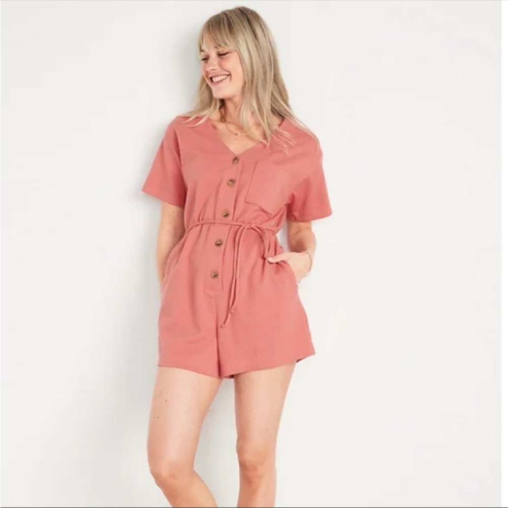 New with tags Old navy texture knit utility romper small.